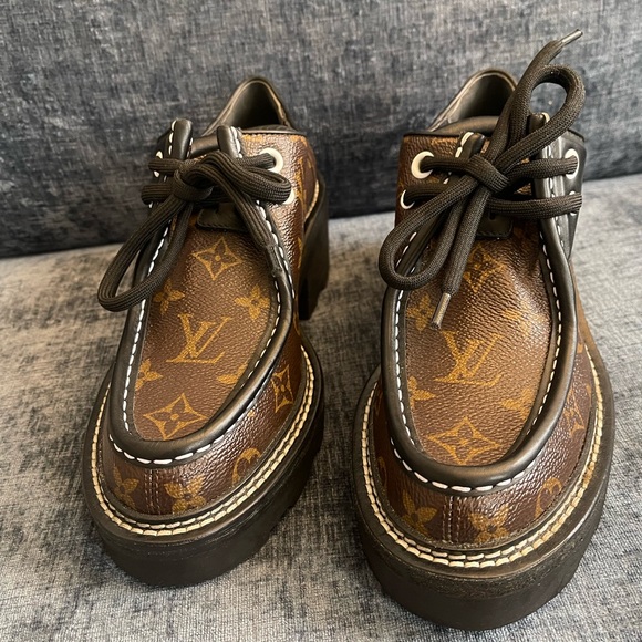 𝐋𝐕 𝐦𝐨𝐧𝐨𝐠𝐫𝐚𝐦 𝐰𝐨𝐦𝐞𝐧𝐬 𝐬𝐡𝐨𝐞𝐬 - Picture 4 of 11